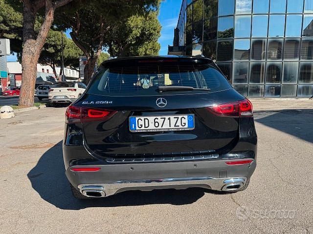 Usata Mercedes GLA200 Executive 150 CV (110 kW) 2021 Nero SUV