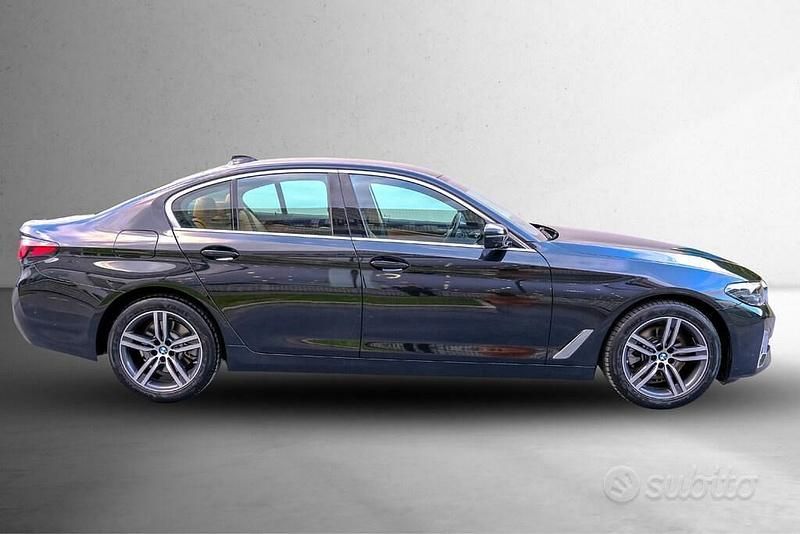 Usata BMW 520 Luxury Line 190 CV (139 kW) 2021 Nero Berlina