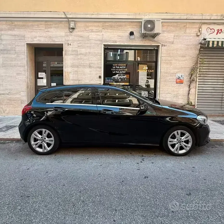 Usata Mercedes 180 109 CV (80 kW) 2017 Nero Berlina