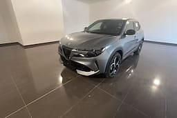 Grigio arese Nuova 2025 Alfa Romeo Junior Edizione Speciale SUV | 27.890 € (Buon prezzo) - Immagine 1/3