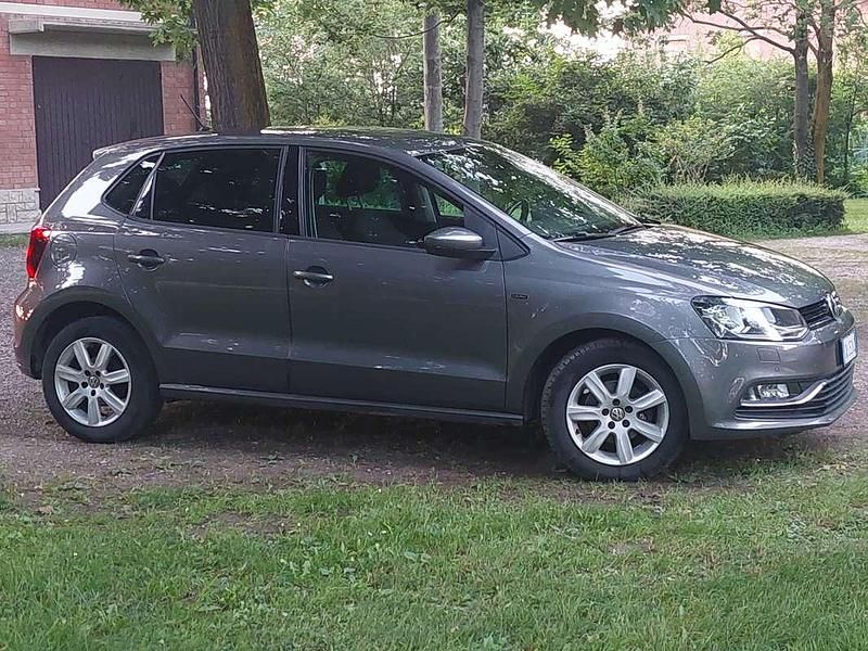 Usata VW Polo Comfortline 90 CV (66 kW) 2015 Grigio Berlina