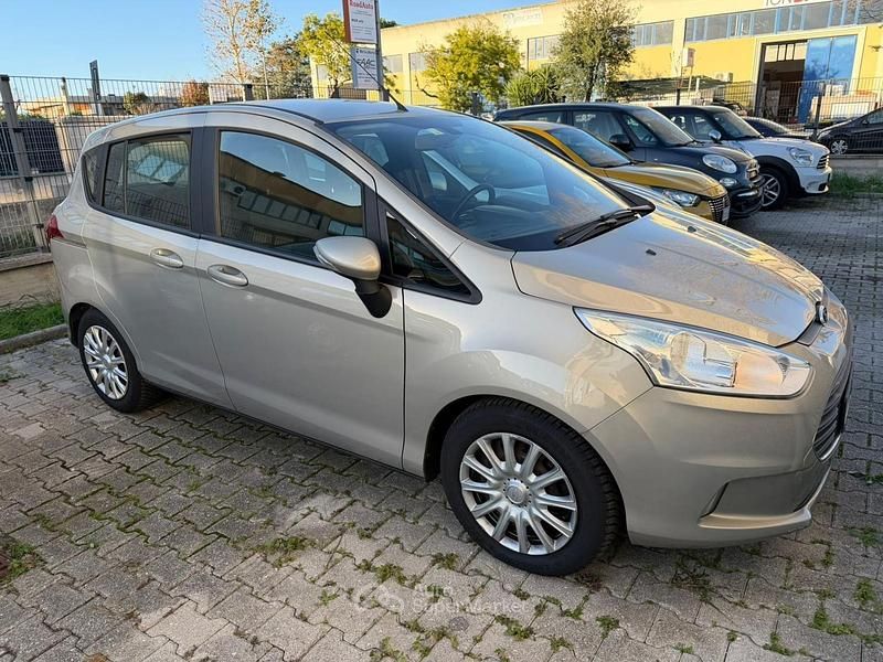 Usata Ford B-MAX 90 CV (66 kW) 2015 Gray Monovolume