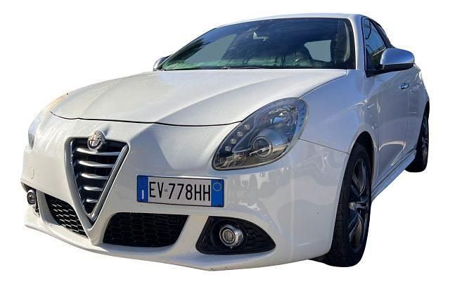 Usata Alfa Romeo Giulietta Distinctive 105 CV (77 kW) 2014 Bianco(met.) Utilitaria