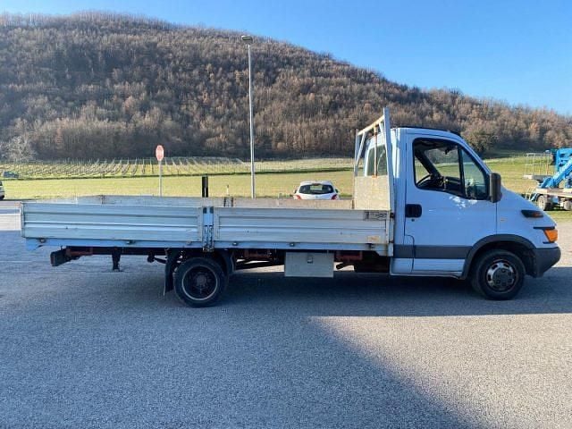 Usata Iveco Daily 103 CV (75 kW) 2000 Blu Furgone