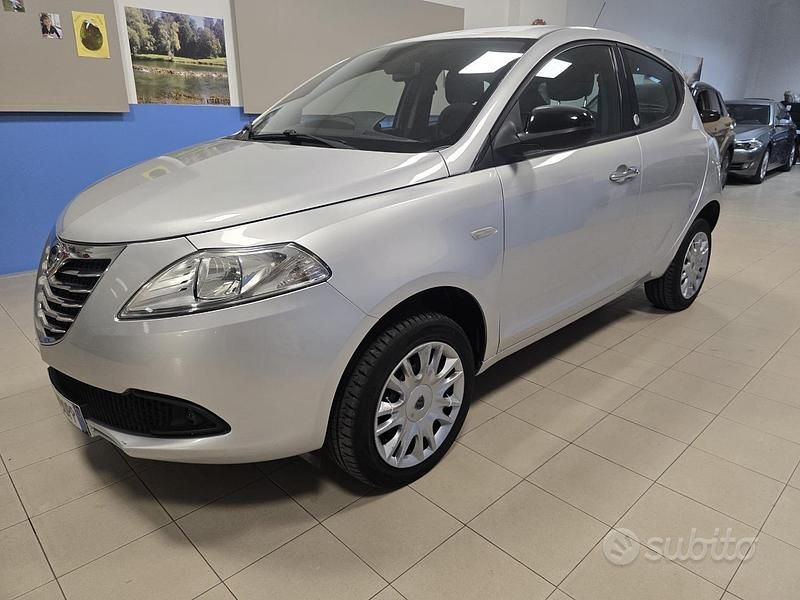 Usata Lancia Ypsilon Gold 85 CV (62 kW) 2013 Grigio Utilitaria