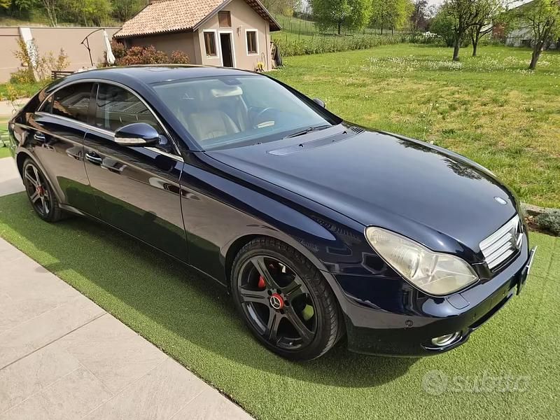 Usata Mercedes CLS350 272 CV (200 kW) 2006 Blu Berlina