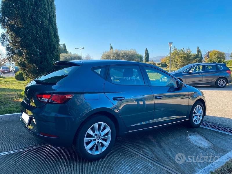 Usata Seat Leon Style 150 CV (110 kW) 2020 Grigio Berlina