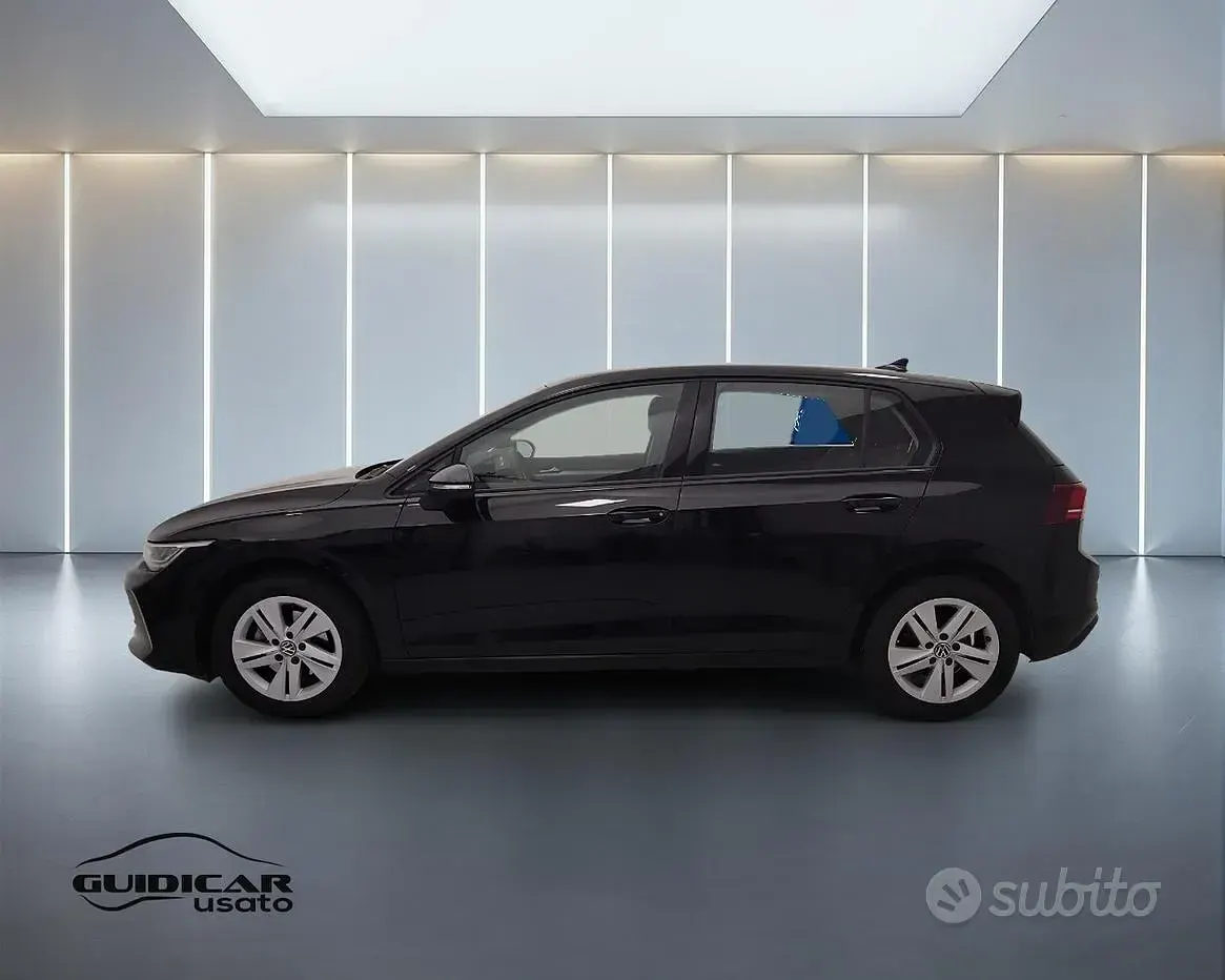 Usata VW Golf VIII Life 116 CV (85 kW) 2025 Nero Berlina