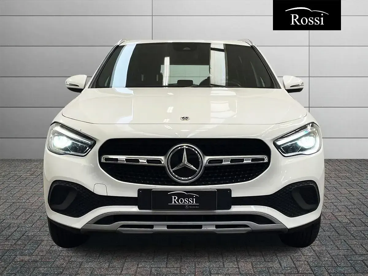 Usata Mercedes GLA180 116 CV (85 kW) 2022 Bianco SUV