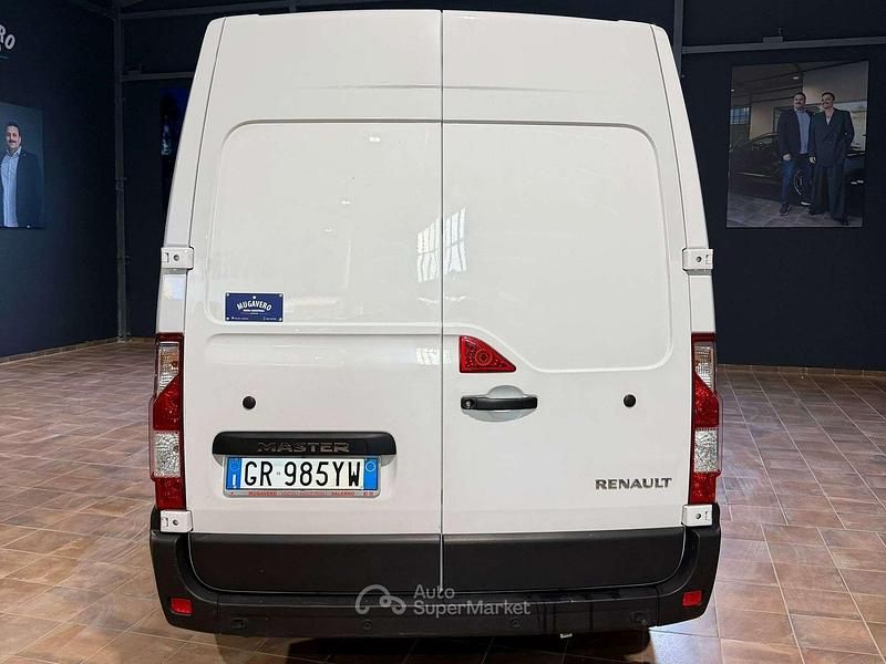 Usata Renault Master 136 CV (100 kW) 2023 Bianco Monovolume