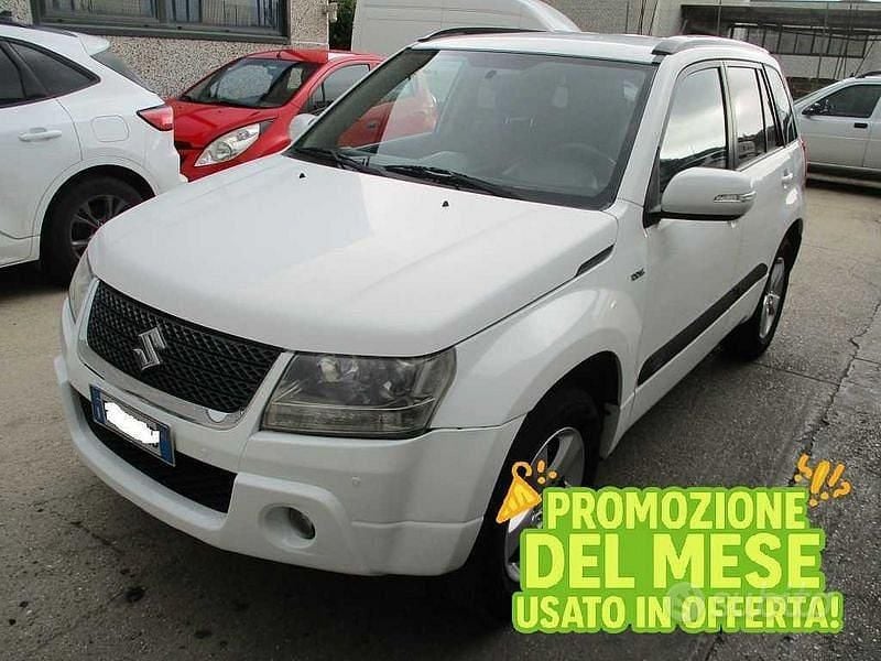 Usata Suzuki Grand Vitara 129 CV (94 kW) 2012 Bianco SUV