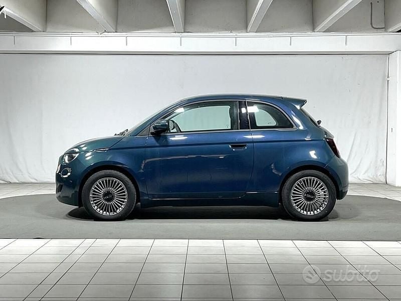 Usata Fiat 500e 86 kW (118 CV) 2024 Blu Berlina