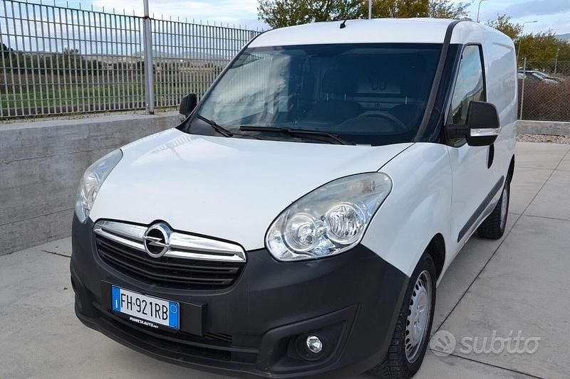 Usata Opel Combo 120 CV (88 kW) 2017 Bianco Monovolume