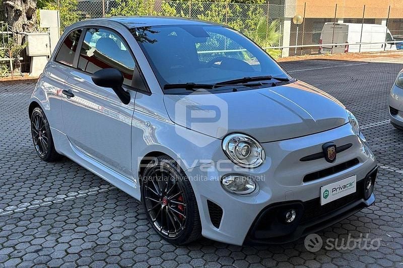 Usata Abarth 695 180 CV (132 kW) 2023 Grigio Utilitaria