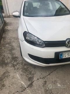 Usata VW Golf VI 102 CV (75 kW) 2011 Bianco Utilitaria