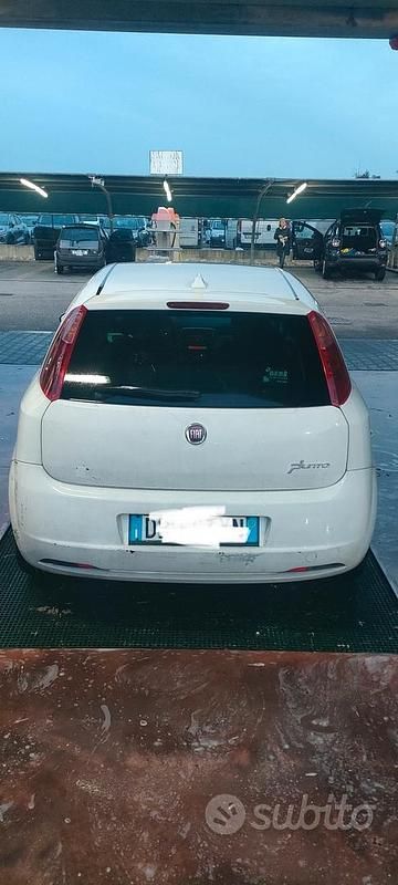 Usata Fiat Grande Punto 90 CV (66 kW) 2006 Bianco Utilitaria