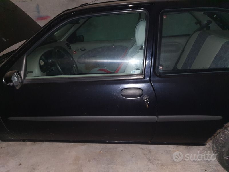 Usata Ford Fiesta 75 CV (55 kW) 1997 Nero Utilitaria