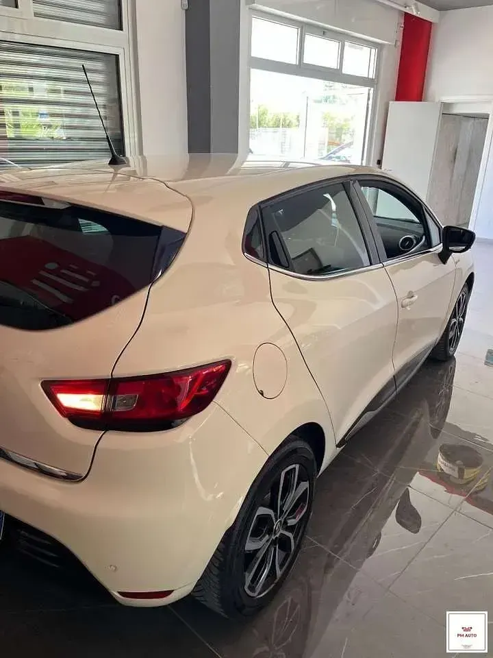 Usata Renault Clio IV 90 CV (66 kW) 2018 Beige Berlina