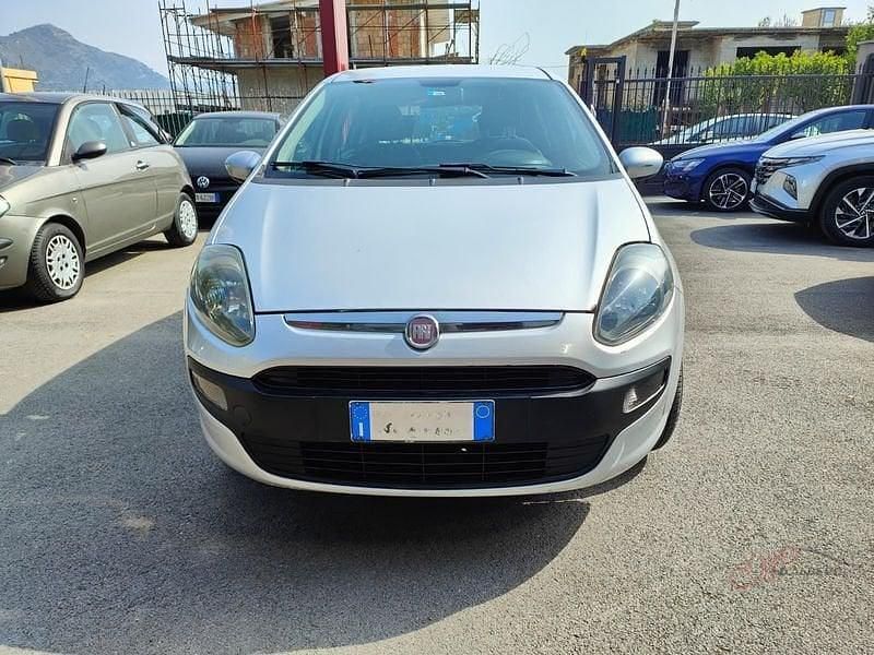 Usata Fiat Grande Punto 77 CV (56 kW) 2011 Grigio Utilitaria