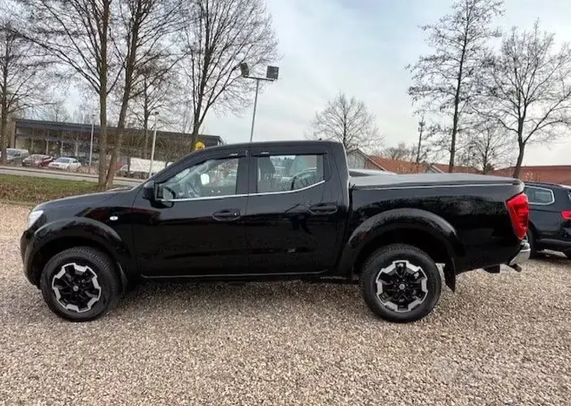 Usata Nissan Navara N-Connecta 190 CV (139 kW) 2020 Nero Pick-up