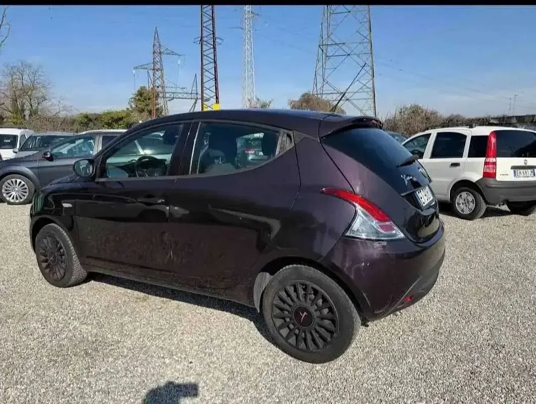Usata Lancia Ypsilon 80 CV (58 kW) 2013 Utilitaria