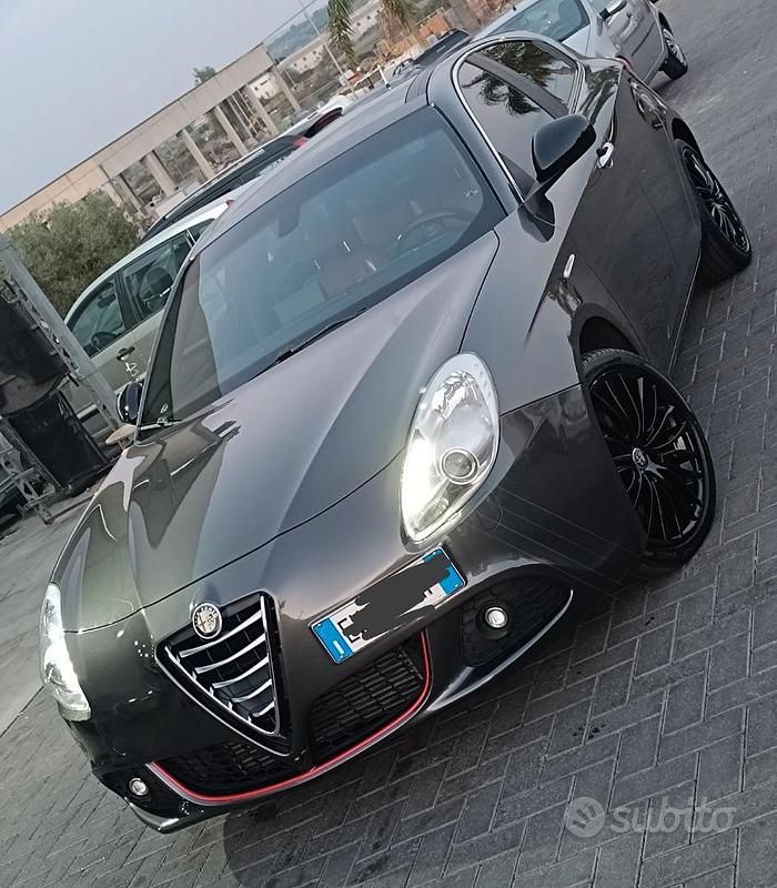 Usata Alfa Romeo Giulietta 175 CV (128 kW) 2014 Grigio Utilitaria