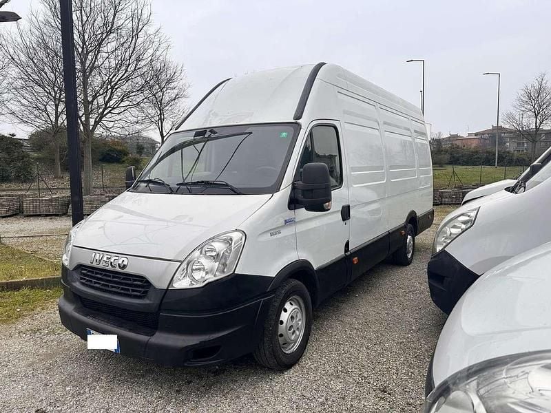 Usata Iveco Daily 145 CV (106 kW) 2013 Bianco Furgone