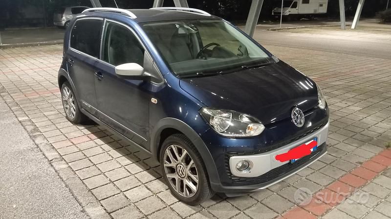 Usata VW up! 75 CV (55 kW) 2015 Blu Utilitaria