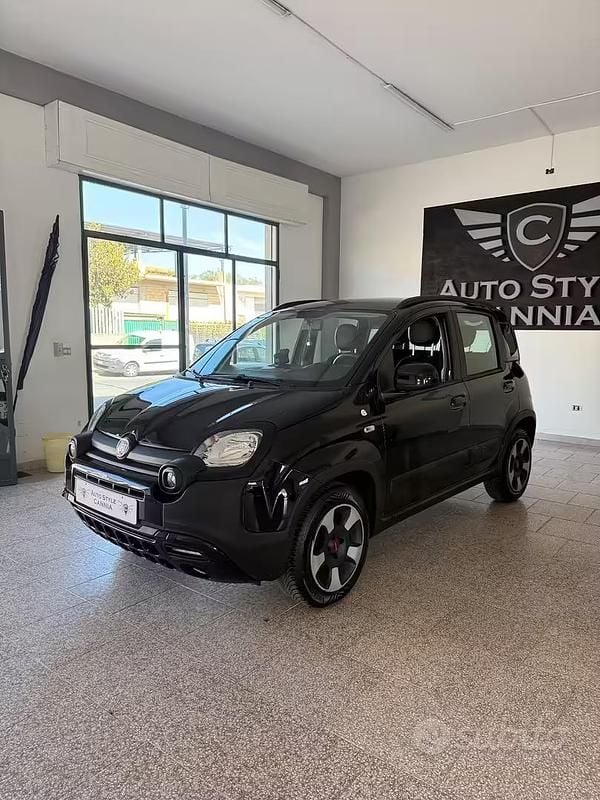 Usata Fiat Panda Cross Cross 69 CV (50 kW) 2019 Nero Utilitaria