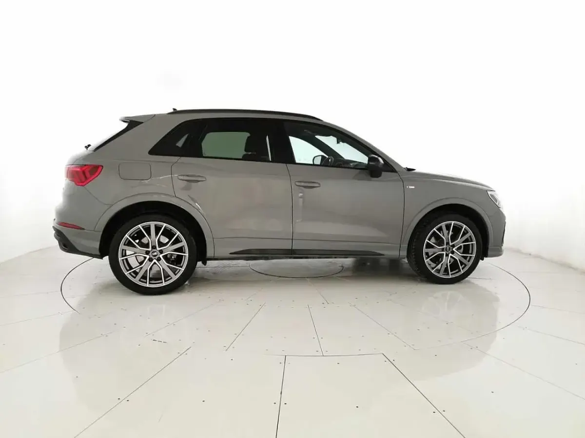 Usata Audi Q3 Design 190 CV (139 kW) 2023 Grigio SUV