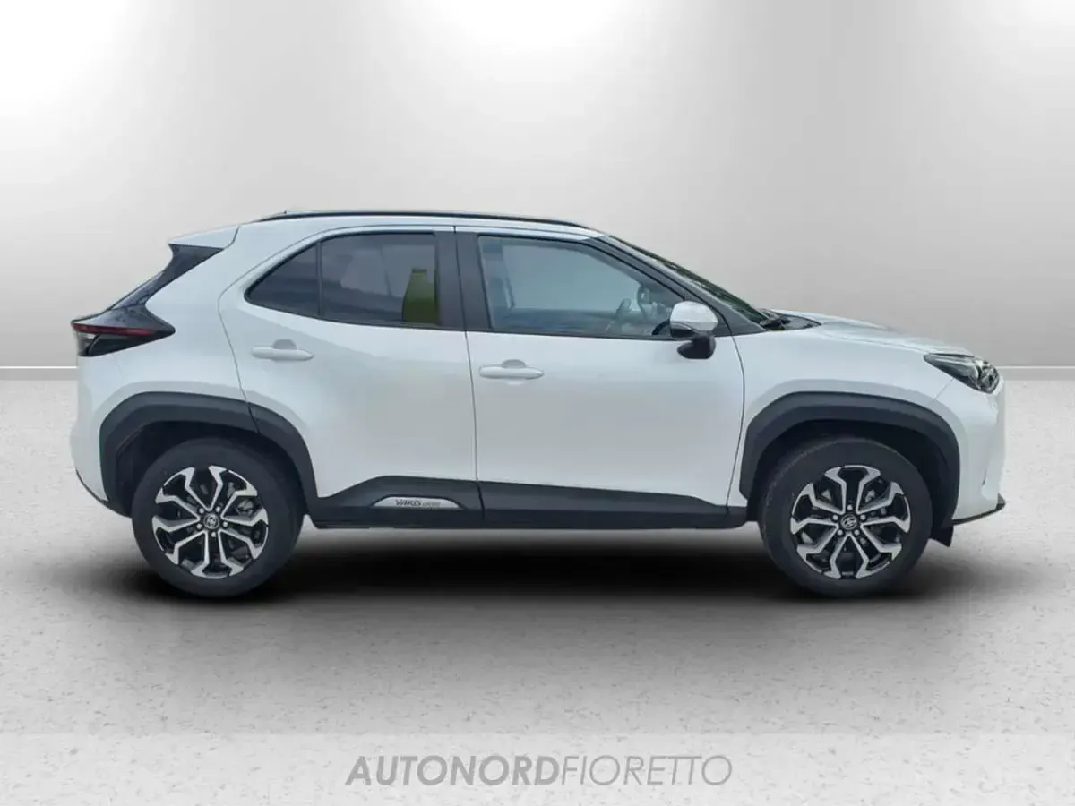 Usata Toyota Yaris Cross Trend 116 CV (85 kW) 2024 Bianco SUV