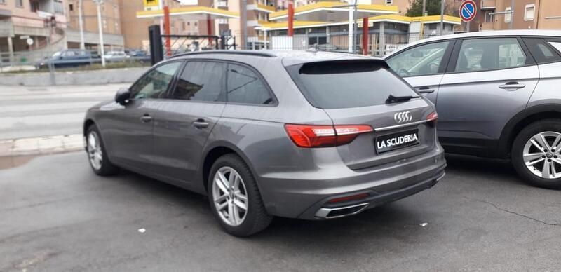 Begagnad Audi A4 Advanced 163 HK (119 kW) 2020 Grå Kombi