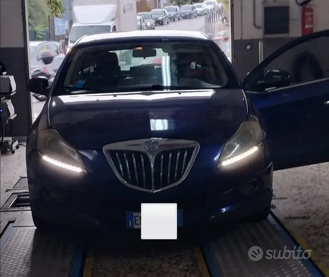 Usata Lancia Delta 120 CV (88 kW) 2011 Bluazzurro Utilitaria