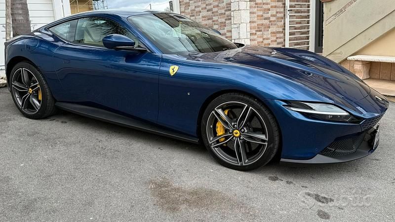 Usata Ferrari Roma 620 CV (456 kW) 2022 Blu Coupé