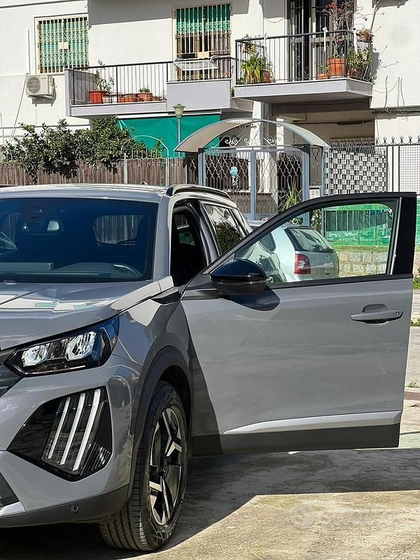 Usata Peugeot 2008 Allure 2023 Grigio SUV