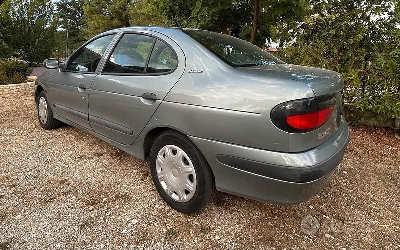 Usata Renault Mégane 1997 Grigio Berlina