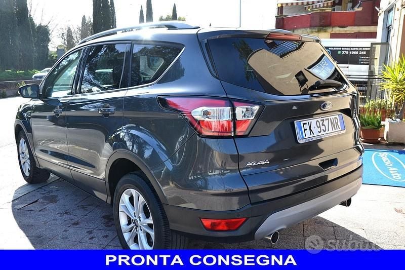 Usata Ford Kuga Titanium 120 CV (88 kW) 2017 Grigio SUV