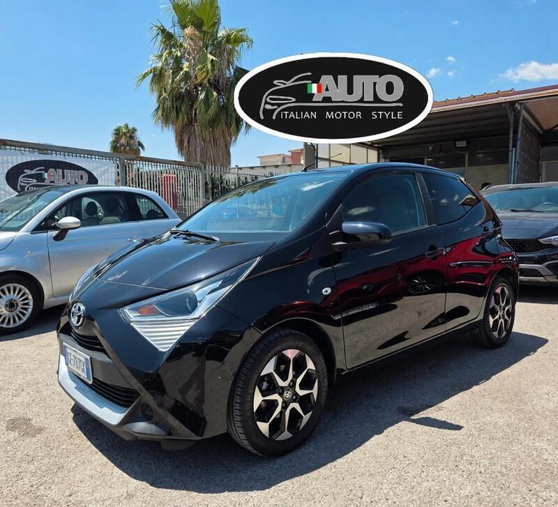 Nero Usata 2021 Toyota Aygo Connect Style Due volumi | 11.390 € (Ottimo prezzo) - Immagine 1/4
