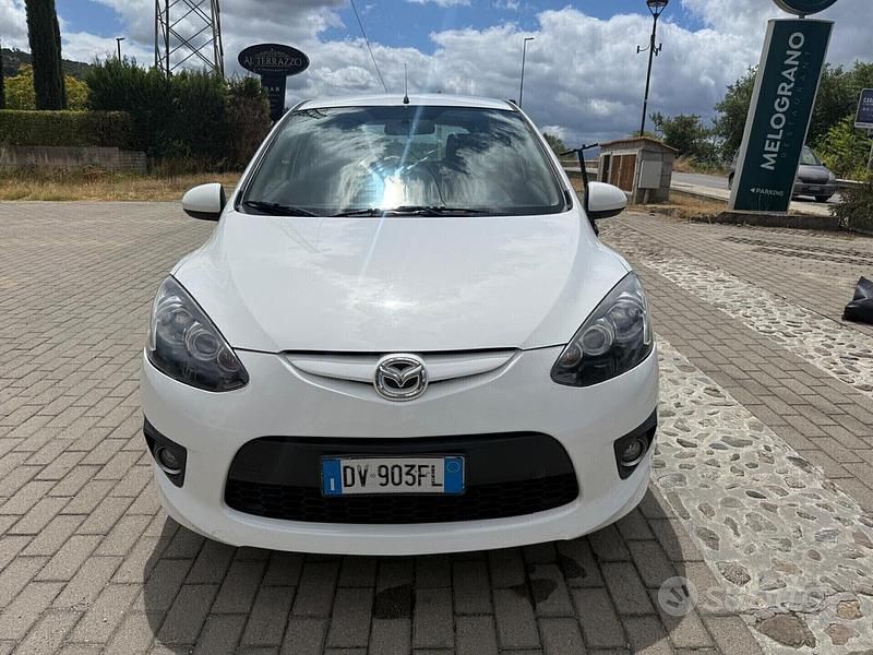 Usata Mazda 2 86 CV (63 kW) 2009 Bianco Berlina