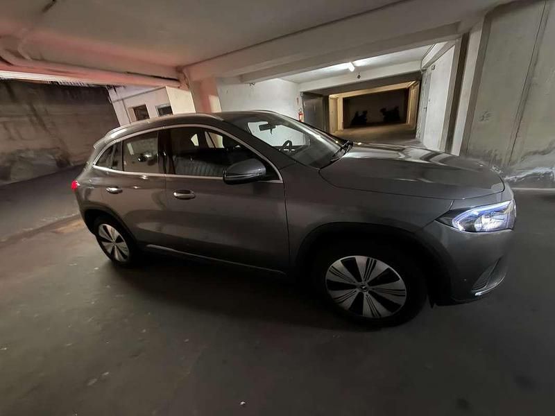 Usata Mercedes EQA250 94 kW (129 CV) 2023 Grigio SUV