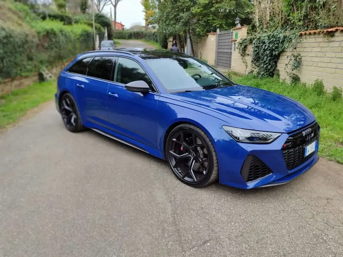 Usata Audi RS6 Performance 630 CV (463 kW) 2024 Blu Station wagon