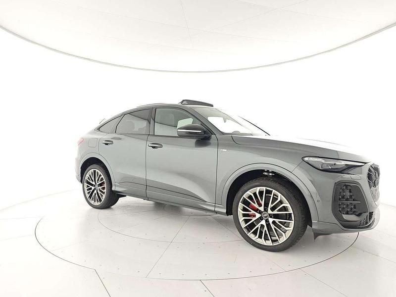 Grigio Nuova 2025 Audi Q5 S-Line SUV | 77.500 € (Buon prezzo) - Immagine 1/4