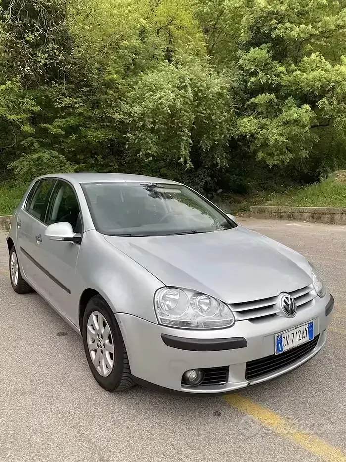 Usata VW Golf IV 105 CV (77 kW) 2005 Grigio Berlina