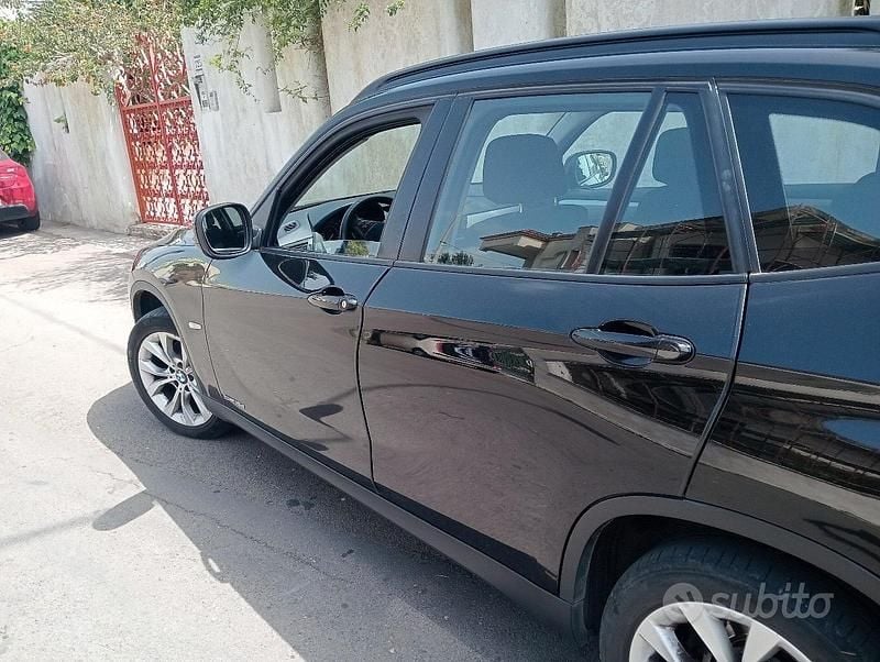 Usado BMW X1 143 HP (105 kW) 2012 Preto SUV