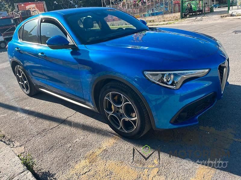Usata Alfa Romeo Stelvio Executive 180 CV (132 kW) 2017 Blu SUV