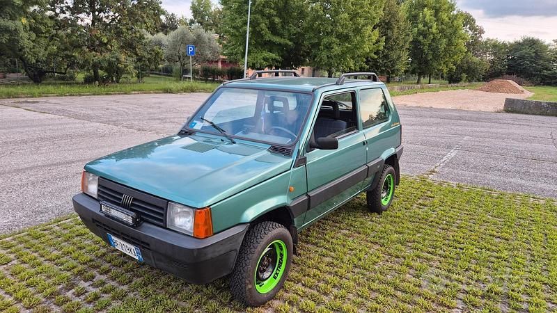 Usata Fiat Panda 4x4 Trekking 45 CV (33 kW) 1999 Verde Utilitaria