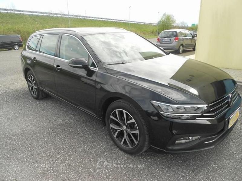 Usata VW Passat 150 CV (110 kW) 2021 Nero metallizzato Station wagon