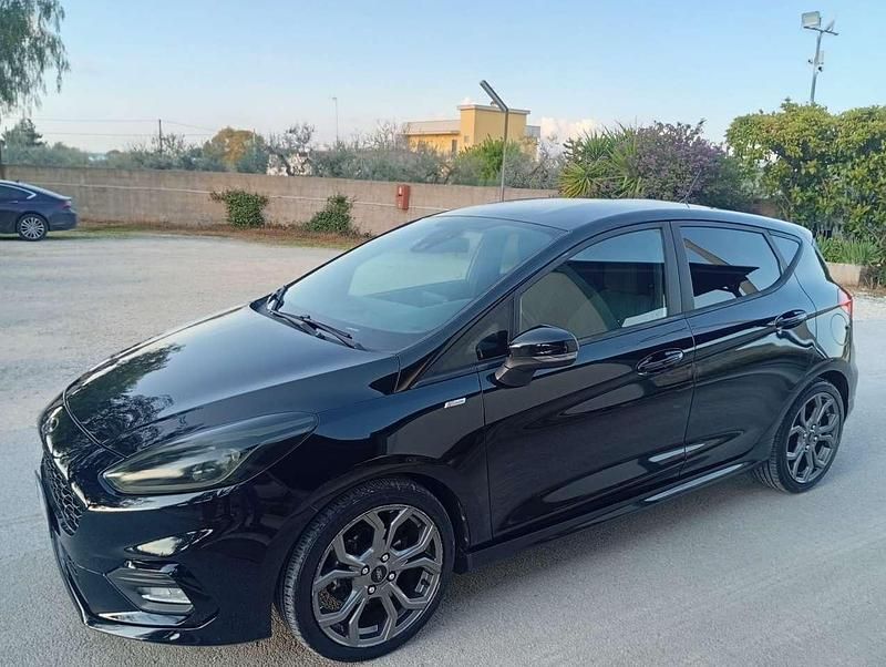 Second-hand Ford Fiesta Vignale 86 CP (63 kW) 2018 Negru Hatchback