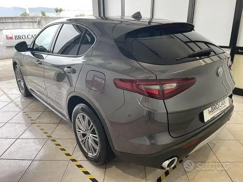 Usata Alfa Romeo Stelvio Business 160 CV (117 kW) 2021 Grigio SUV
