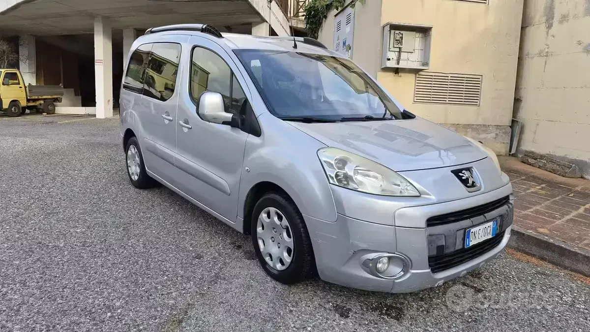 Usata Peugeot TePee 90 CV (66 kW) 2009 Grigio Station wagon